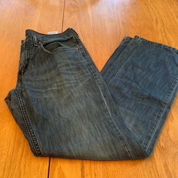 Men’s Levi Jeans - Picture 3 of 4